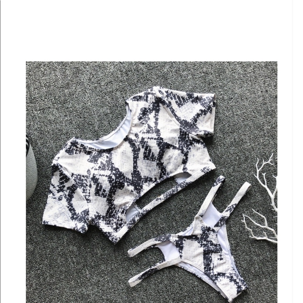 SALE- BOGO 3 for $20 🔥 SNAKE PRINT BIKINI - Picture 3 of 5